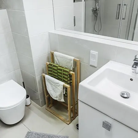 Komfort Z Balkonem W Centrum * ヴロツワフ